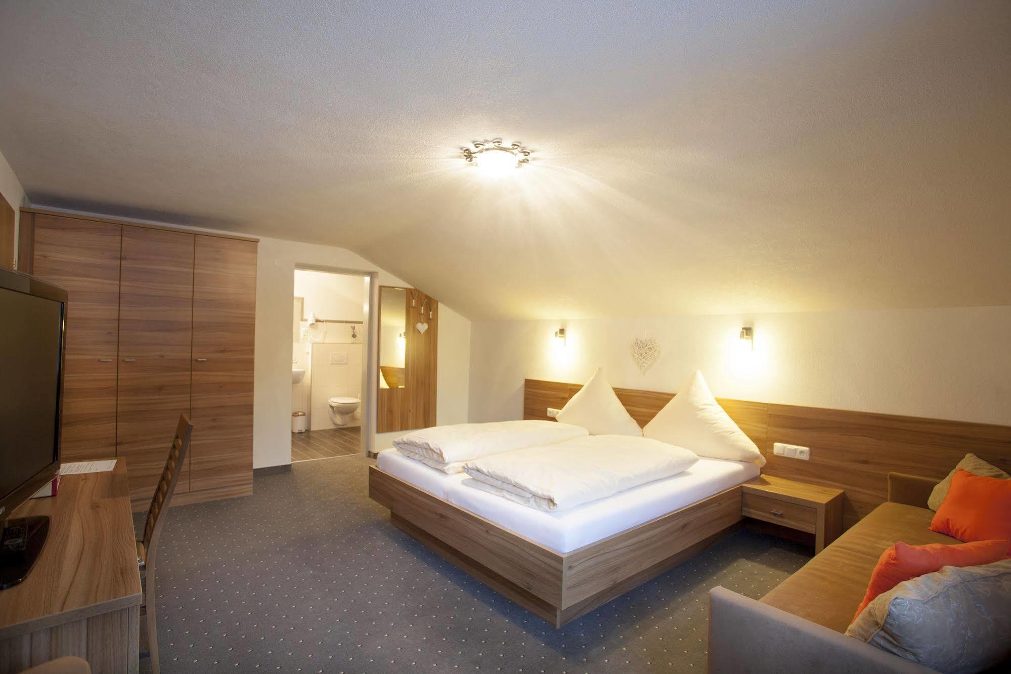 Alpenhof Waengle Aparthotel Reutte Eksteriør bilde