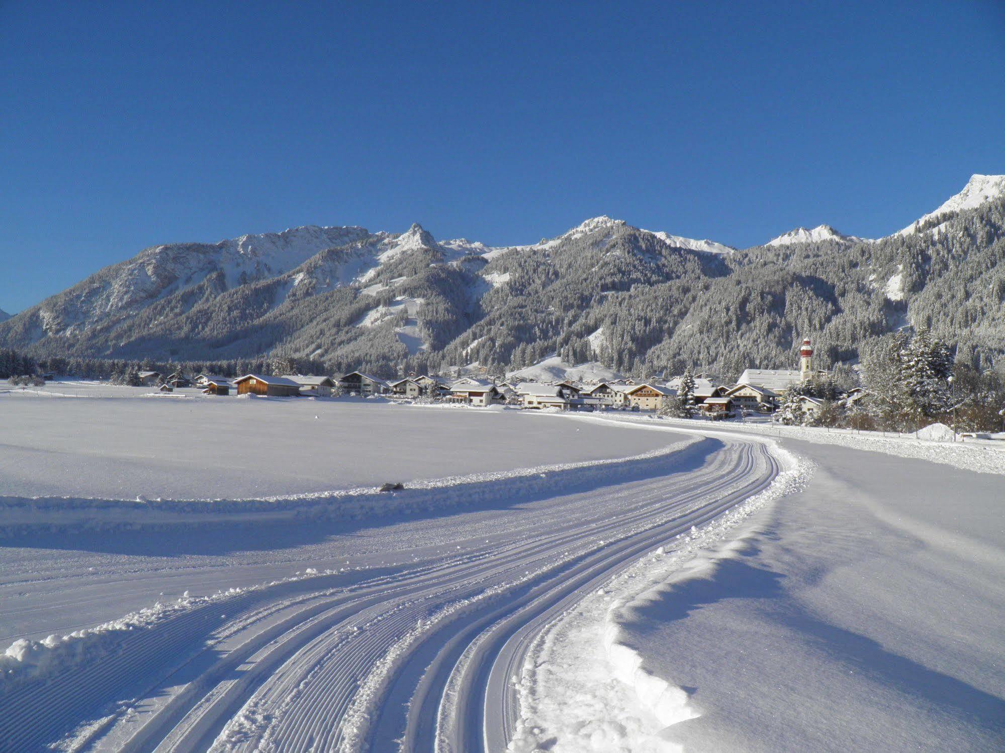 Alpenhof Waengle Aparthotel Reutte Eksteriør bilde